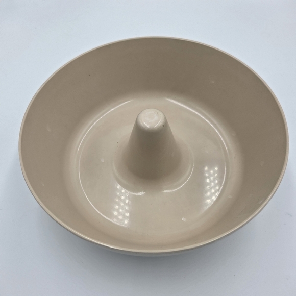 Anchor Hocking PM 459-TI 484 MicroWare 9" Baking Ring, Round Cake Pan - Picture 2 of 7